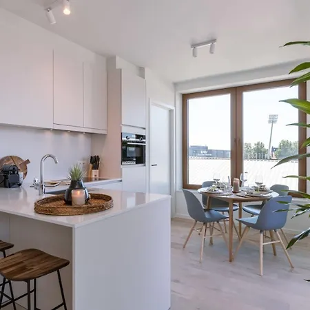 Huswell - Stylish With Terrace Near The Apartament *